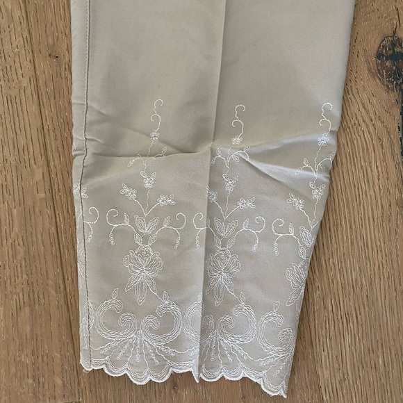 WHBM beautiful capris size 10 - Picture 3 of 3